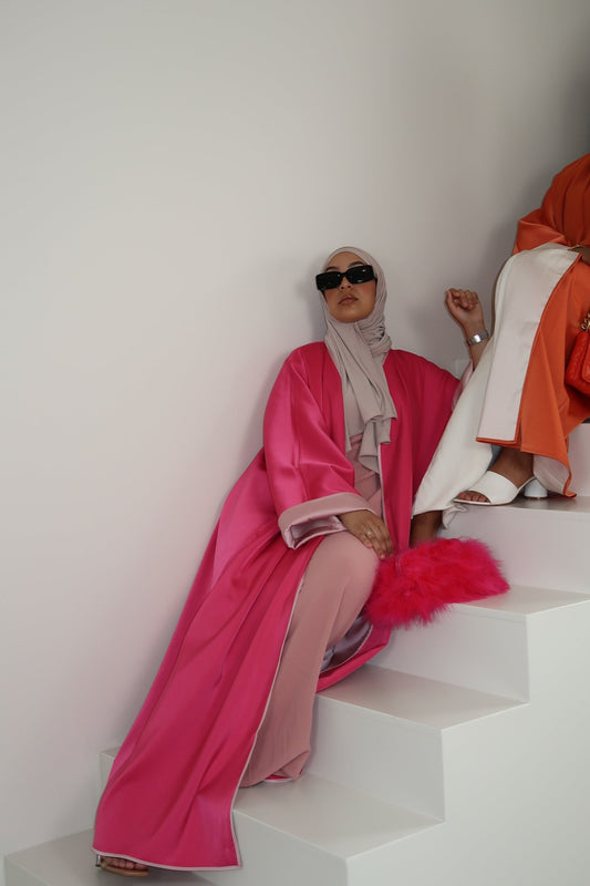 PLIEGUÉ Fuchsia X Pink - Premium Abaya’s from Sahara Soirée - Just €120! Shop now at Sahara Soirée