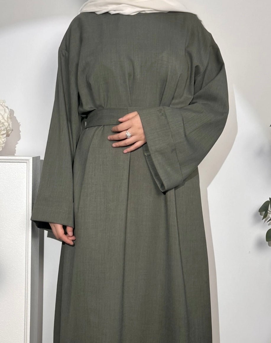 (Pre-order) Army Green Linen Abaya With Pockets - Premium Abaya’s from Sahara Soireé - Just €70! Shop now at Sahara Soirée