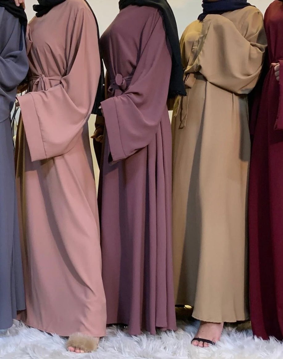 (Pre-order) Essentials Premium Abaya - Premium Abaya’s from Sahara Soireé - Just €60! Shop now at Sahara Soirée