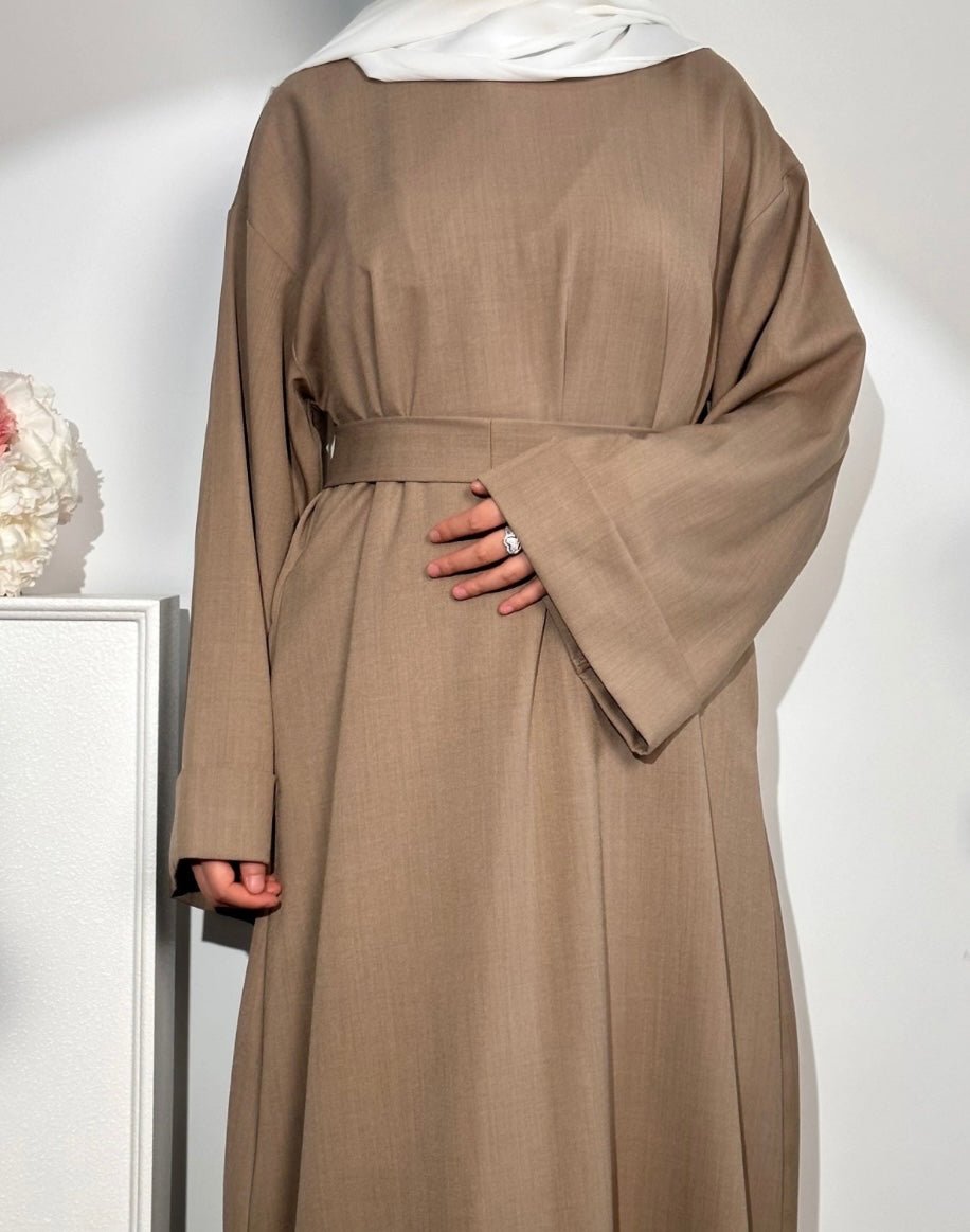 (Pre-Order) khaki Linen Abaya With Pockets - Premium Abaya’s from Sahara Soireé - Just €70! Shop now at Sahara Soirée